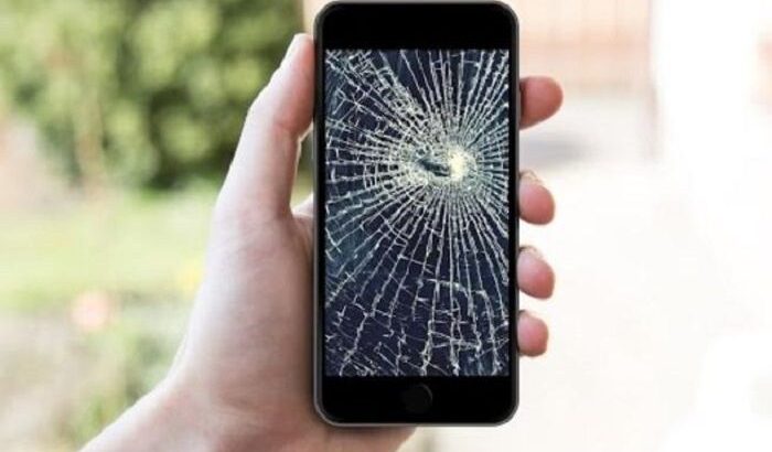 Mengganti Layar Smartphone yang Rusak Benar-Benar Mahal
