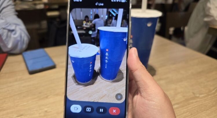 Nongkrong di Kafe Makin Seru Bareng Gemini AI di Samsung Galaxy S25 FE